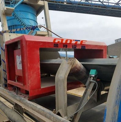 Detettore di metallo a nastro trasportatore industriale a controllo PLC per il legno e il cemento delle miniere di carbone