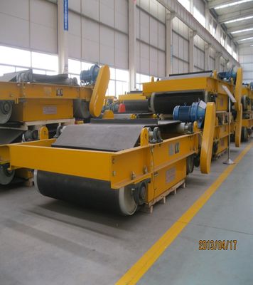 750 kg di capacità di carico Separatore magnetico a fascia trasversale sospeso per la separazione magnetica